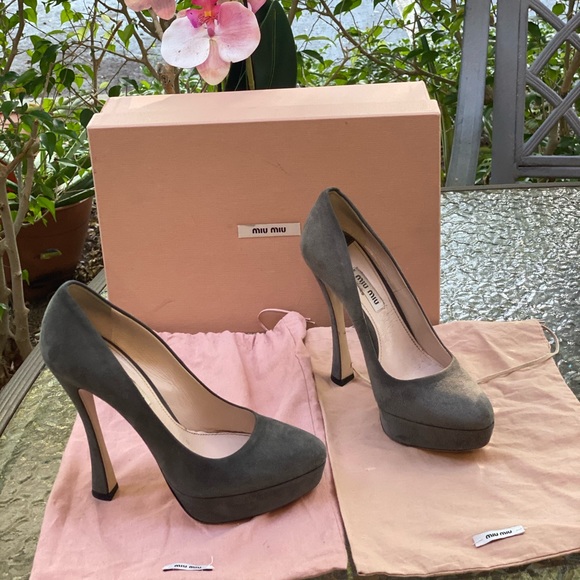 Miu Miu Gray Suede Rounded Toes Pump Heels - Picture 6 of 16